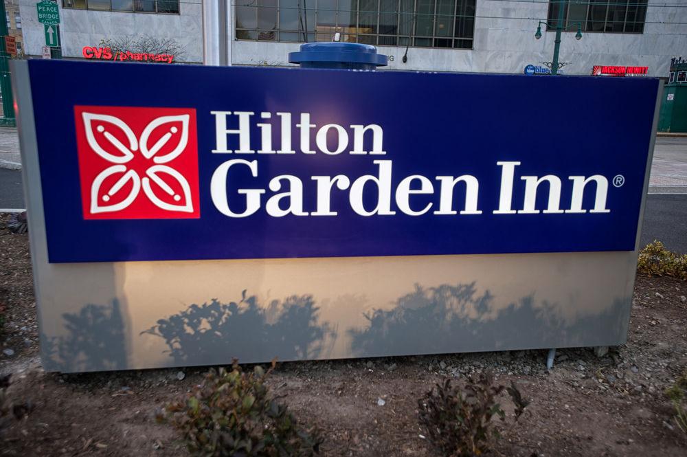 The Hilton Garden Inn Buffalo-Downtown Exterior foto