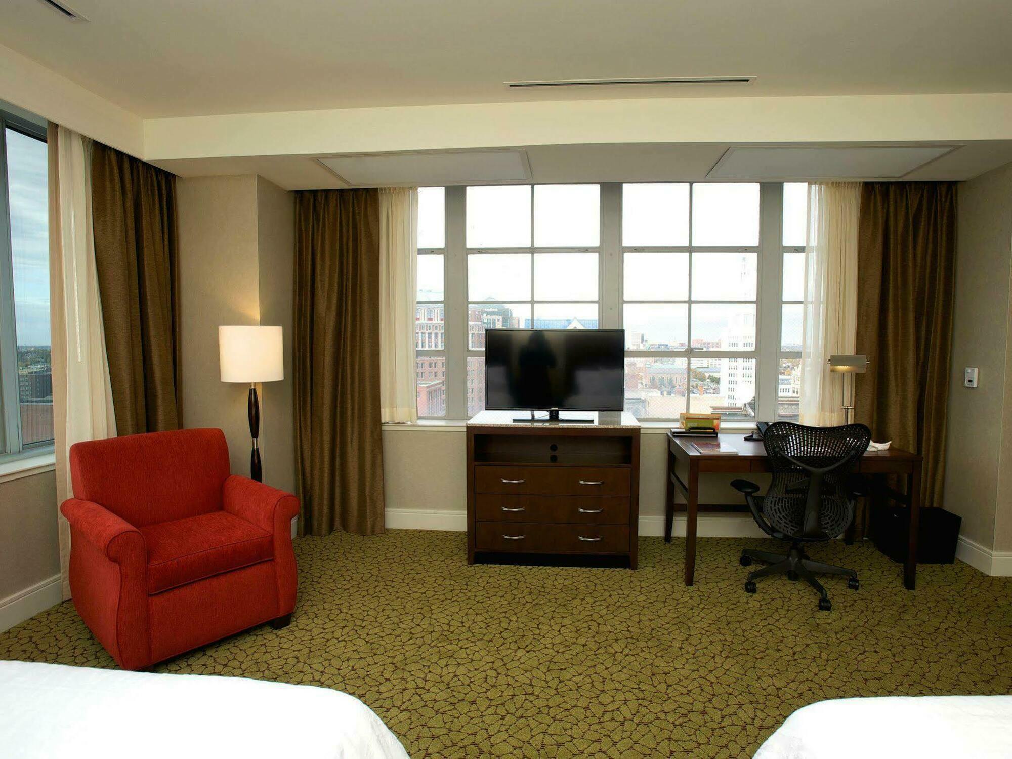 The Hilton Garden Inn Buffalo-Downtown Exterior foto
